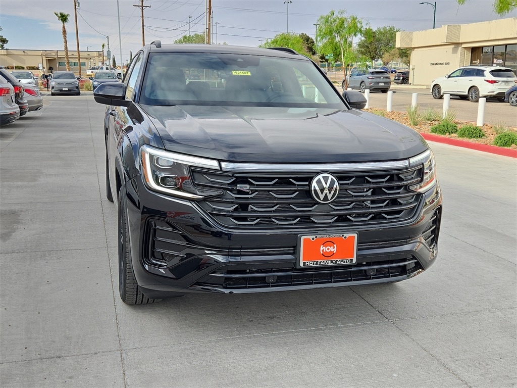 New 2025 Volkswagen Atlas Cross Sport 2.0T SEL R-Line Black SUV