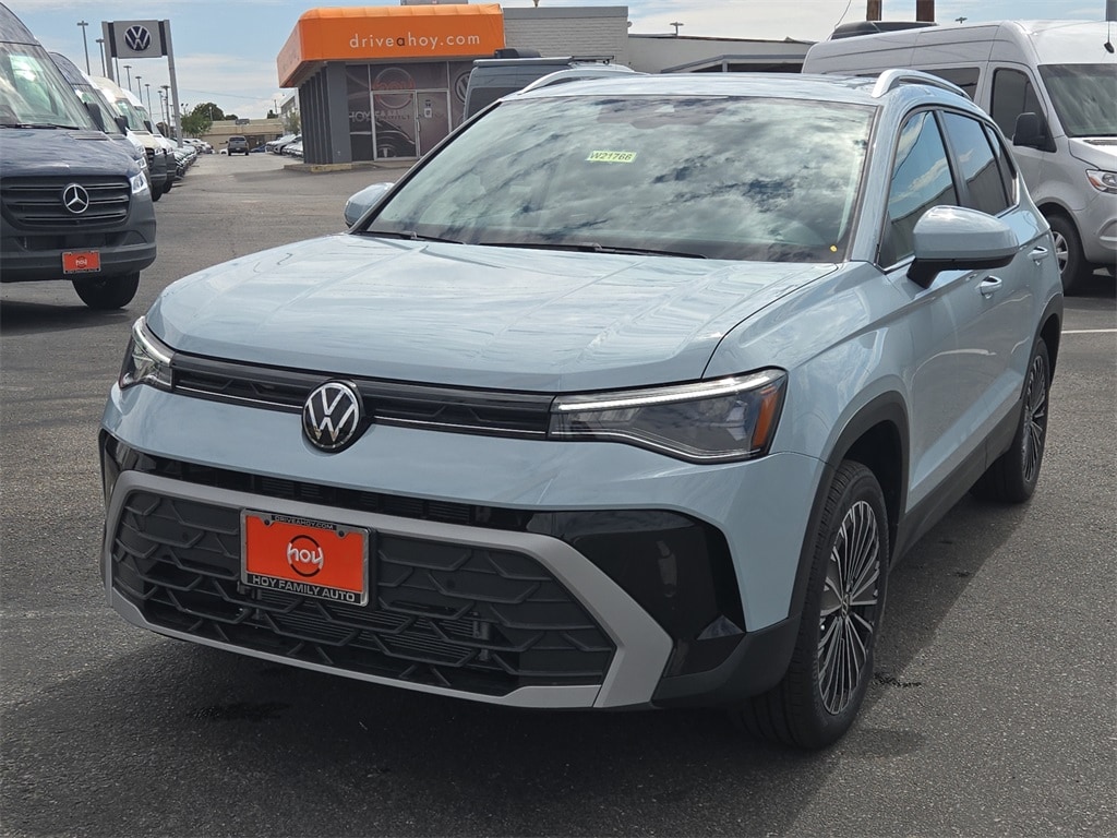 New 2025 Volkswagen Taos 1.5T SE SUV