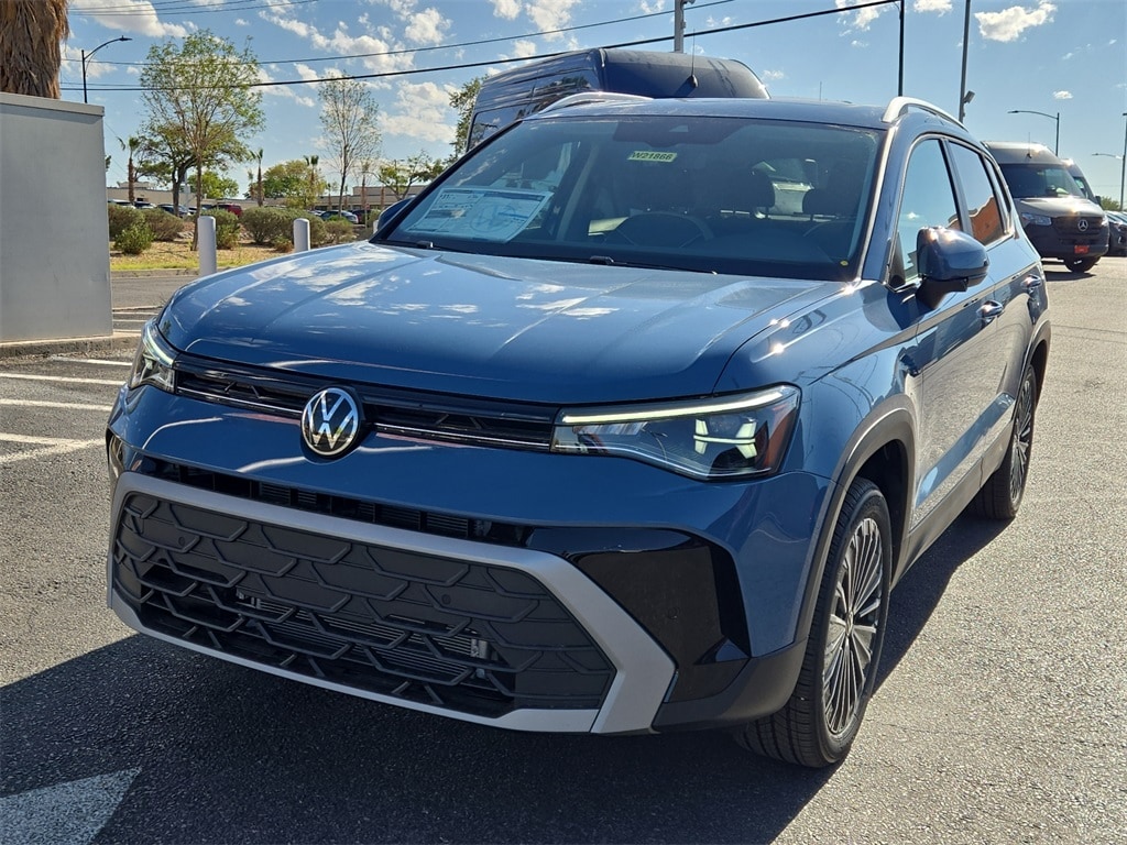 New 2025 Volkswagen Taos 1.5T SE SUV