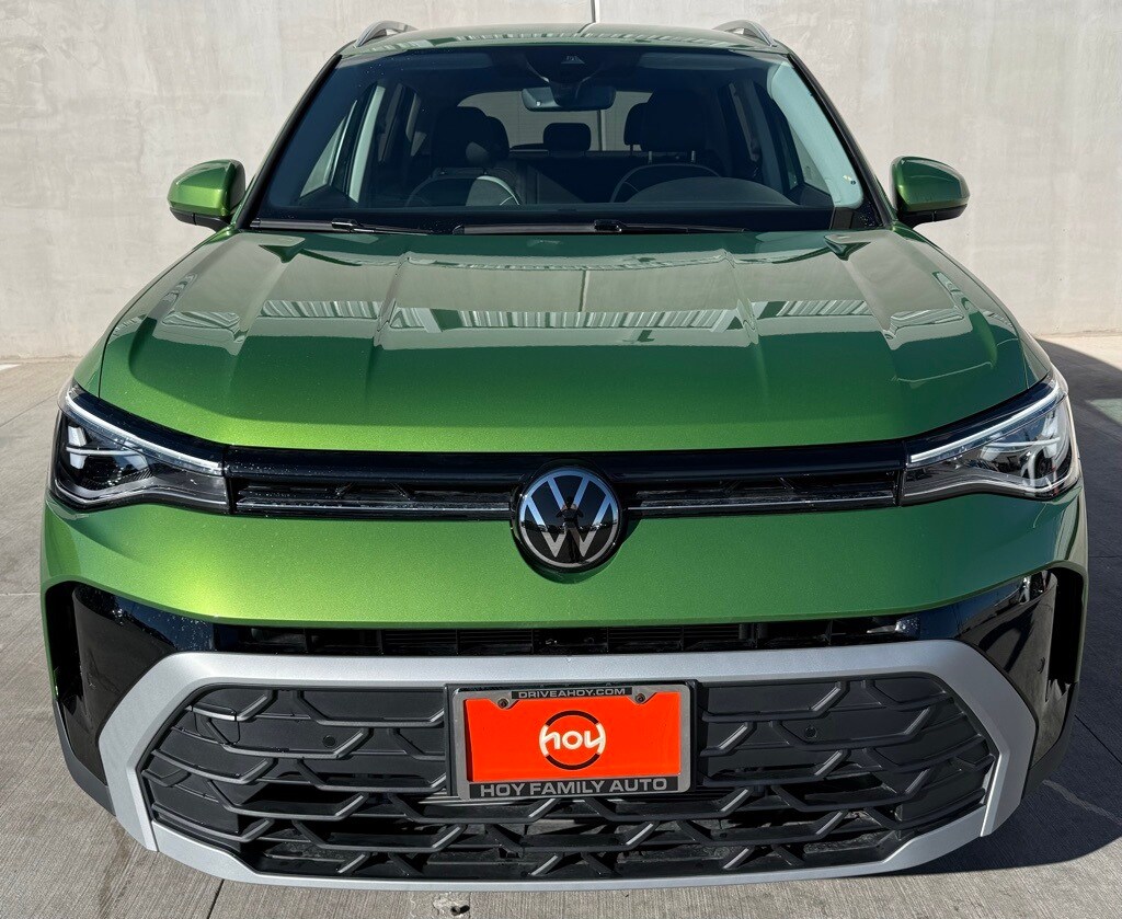 New 2025 Volkswagen Taos 1.5T SE SUV