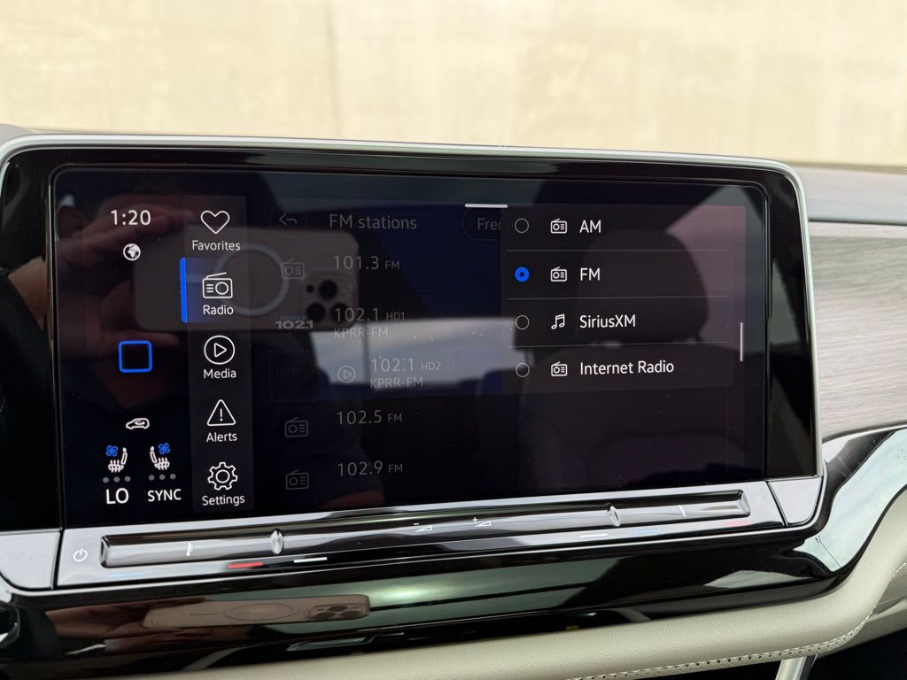 2025 Volkswagen Atlas SEL - Photo 24