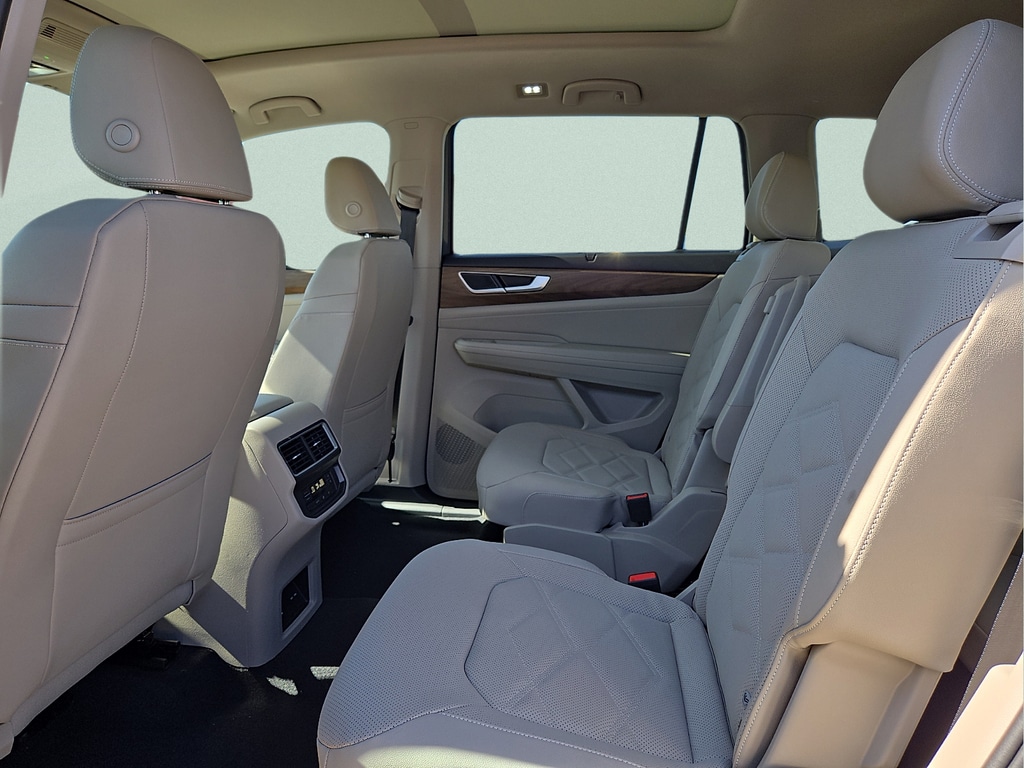2026 Volkswagen Atlas SE w/Tech - Photo 11