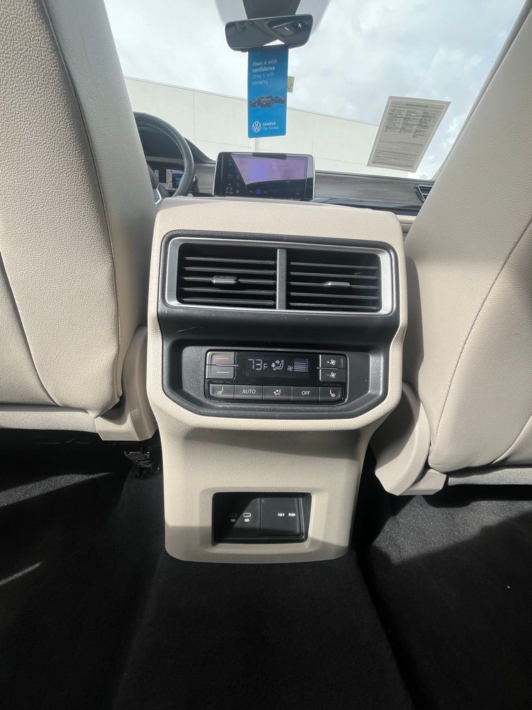 2025 Volkswagen Atlas SEL - Photo 17