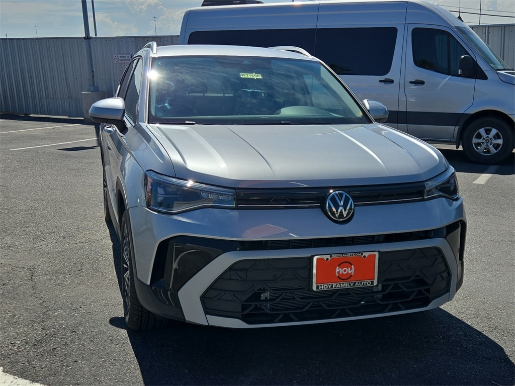 New 2025 Volkswagen Taos 1.5T SE SUV