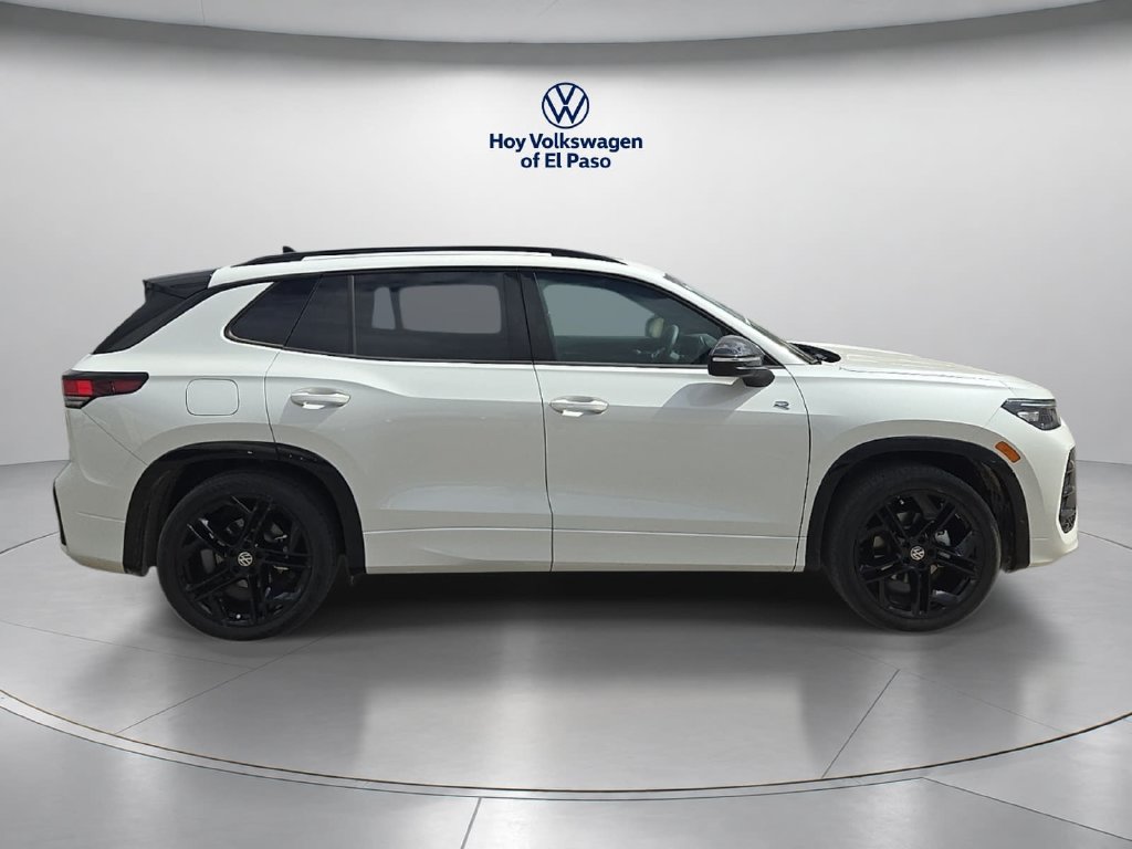 New 2026 Volkswagen Tiguan SE R-Line Black SUV
