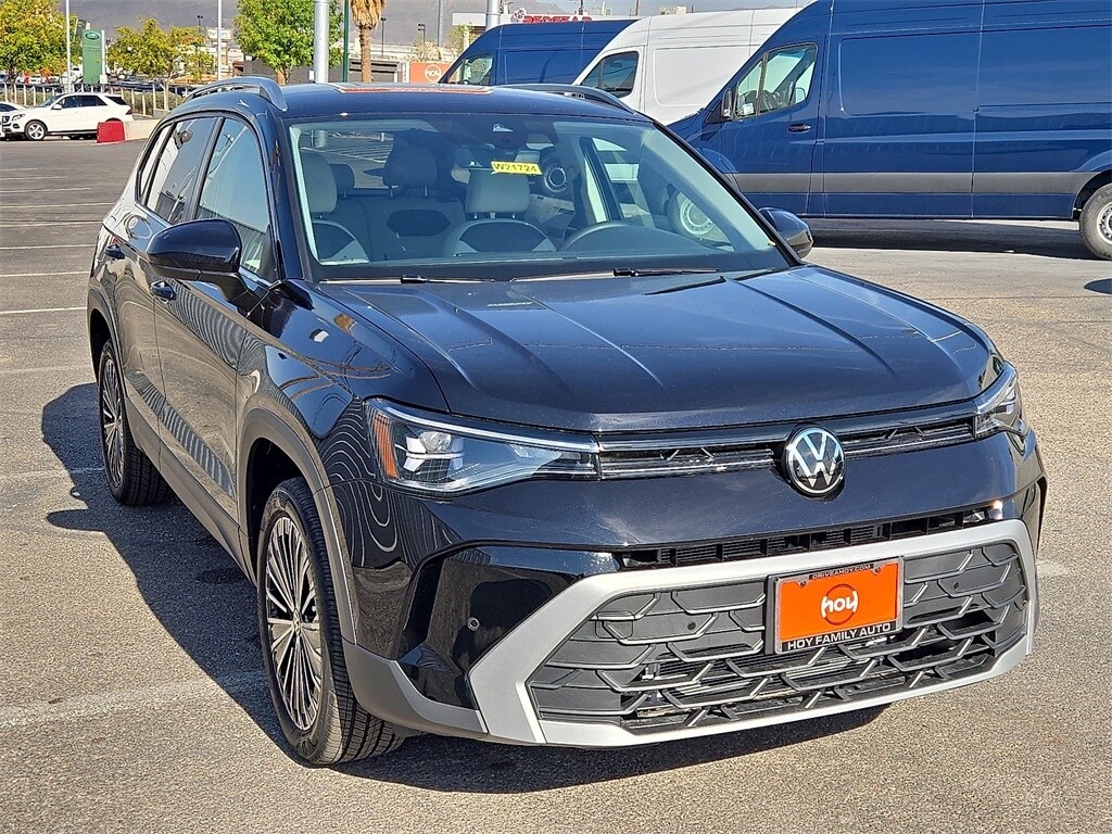 2025 Volkswagen Taos SE photo 2