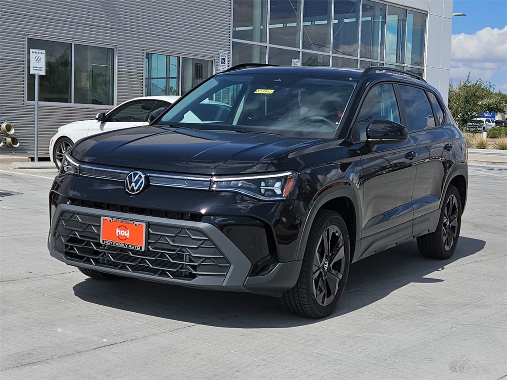 New 2025 Volkswagen Taos 1.5T SE Black SUV