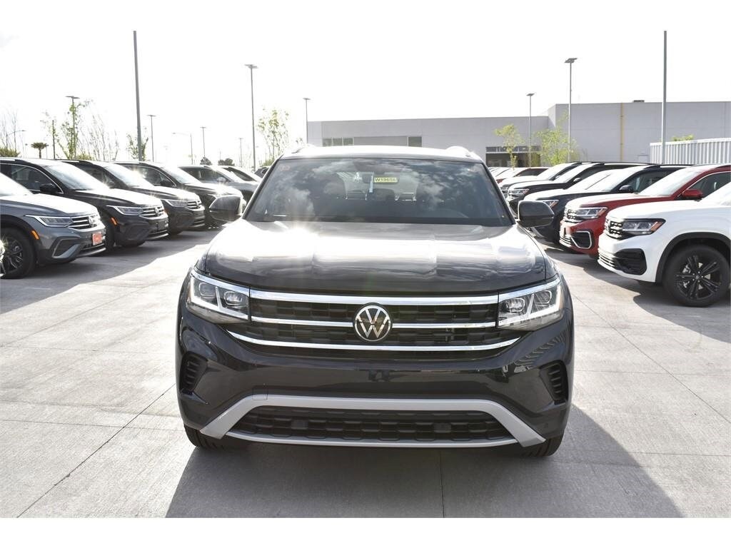 New 2023 Volkswagen Atlas Cross Sport 3.6L V6 SE w/Technology SUV