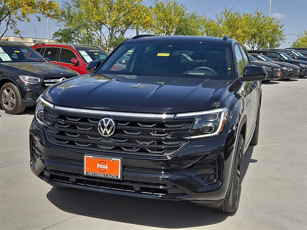 New 2025 Volkswagen Atlas Cross Sport 2.0T SEL R-Line Black SUV