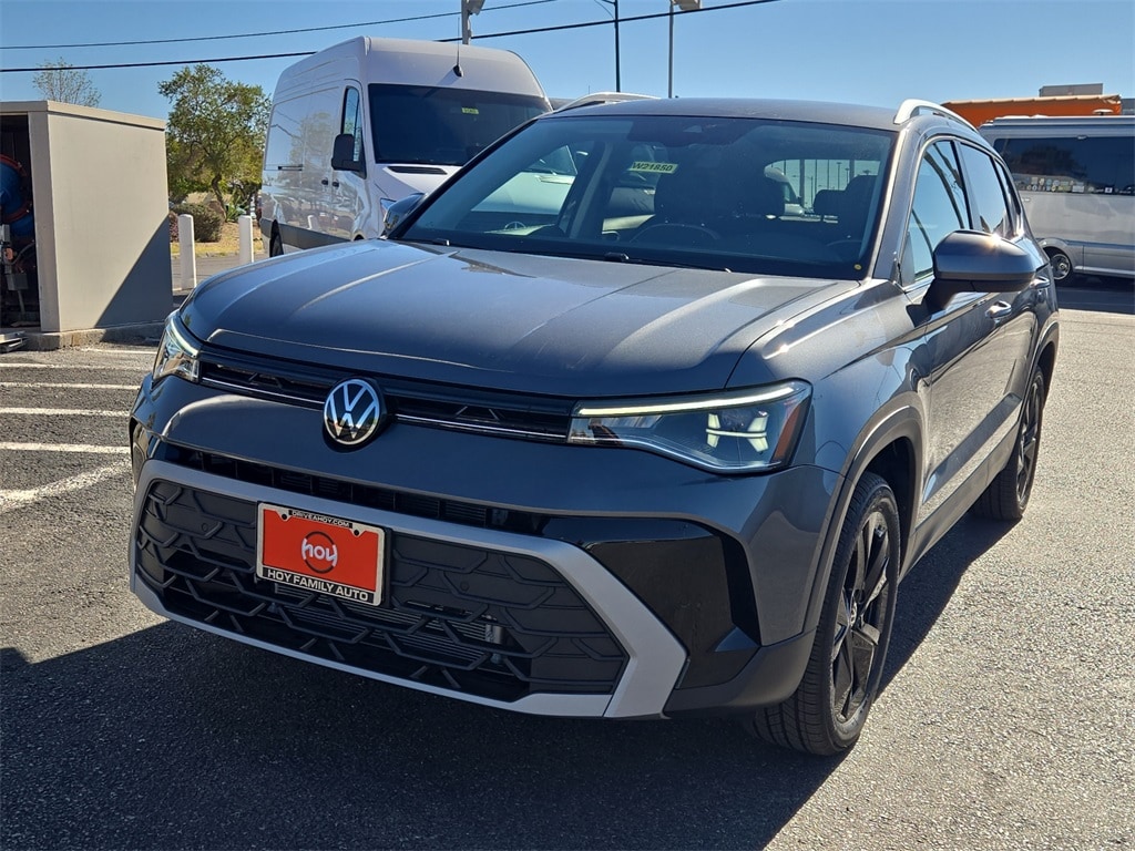 New 2025 Volkswagen Taos 1.5T SE SUV