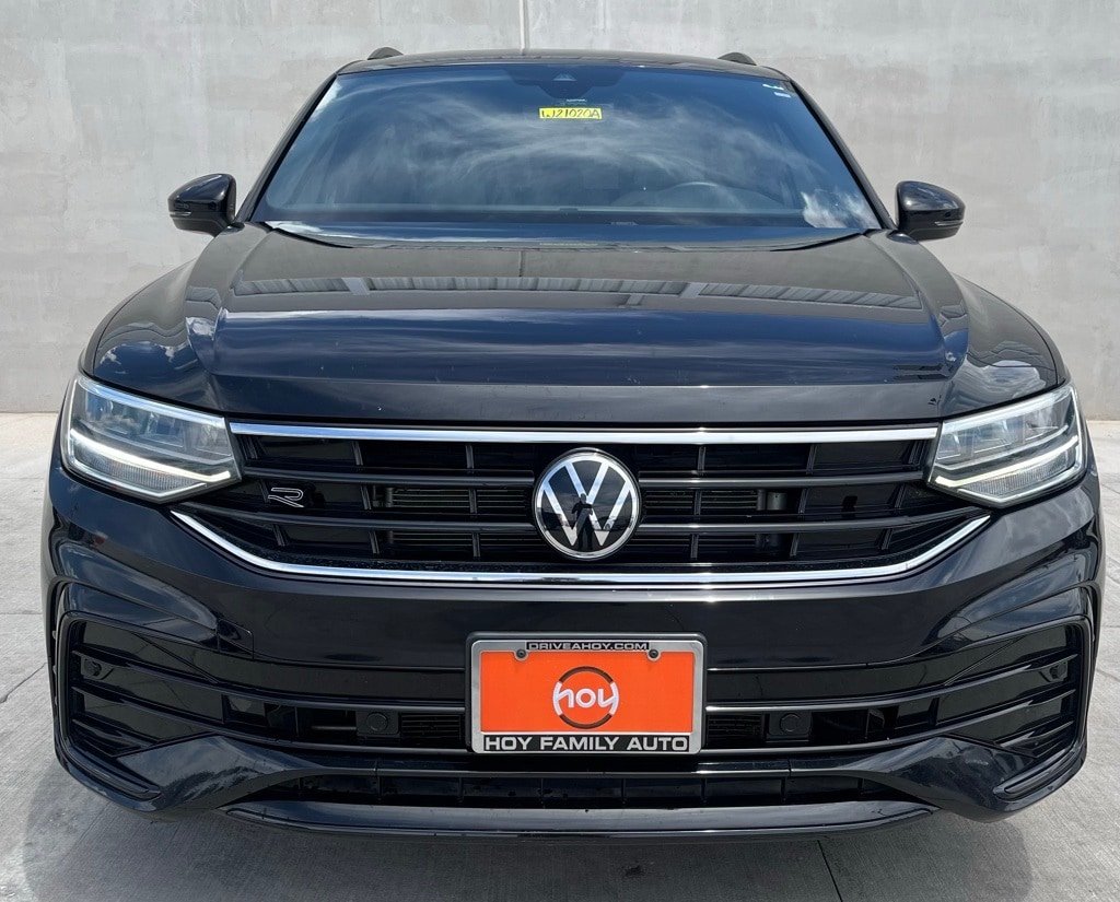 Used 2022 Volkswagen Tiguan SE R-LINE BLACK with VIN 3VVCB7AX0NM001442 for sale in El Paso, TX