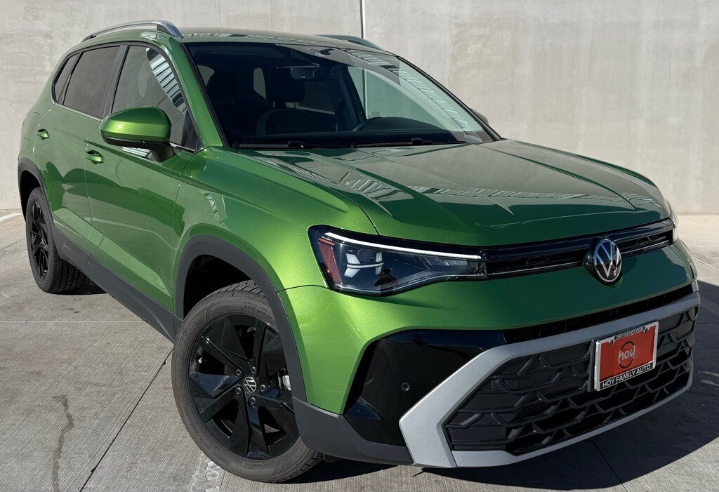 New 2025 Volkswagen Taos 1.5T SE SUV