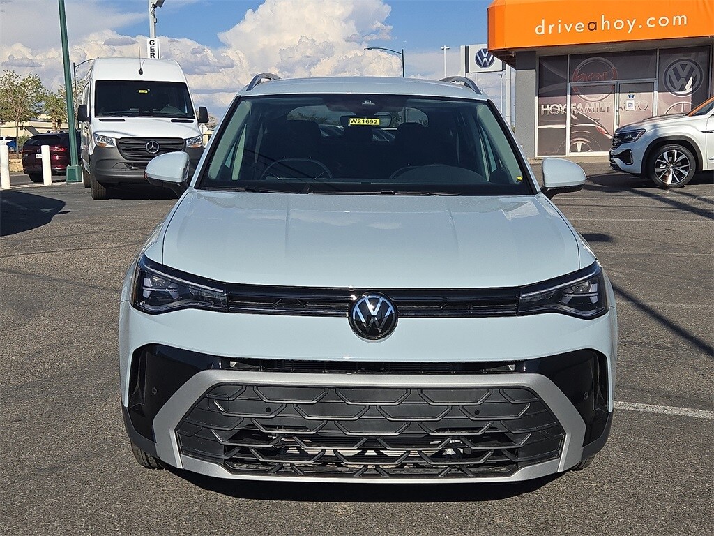 2025 Volkswagen Taos SE photo 2