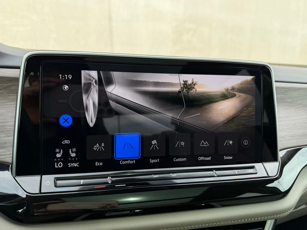 2025 Volkswagen Atlas SEL - Photo 22