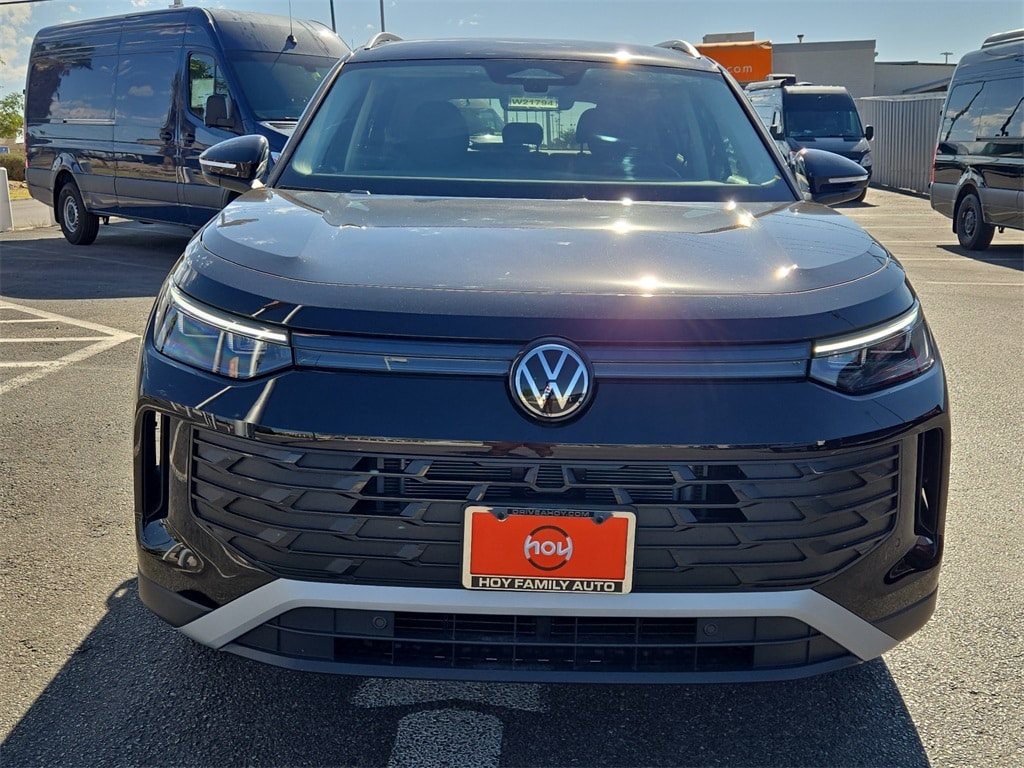 New 2025 Volkswagen Tiguan 2.0T SE SUV