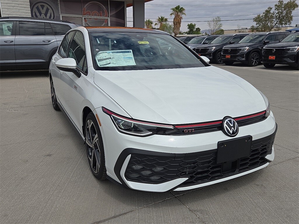 2025 Volkswagen Golf GTI SE photo 2