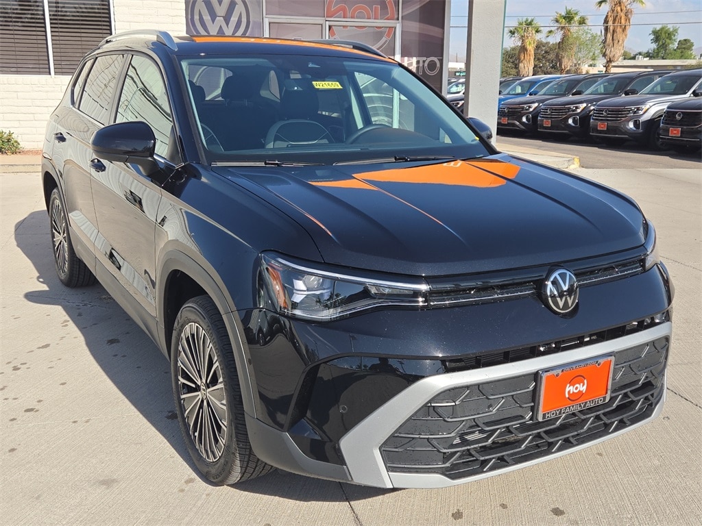 New 2025 Volkswagen Taos 1.5T SE SUV