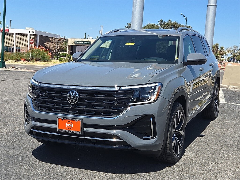 2025 Volkswagen Atlas SEL Premium R-Line photo 3