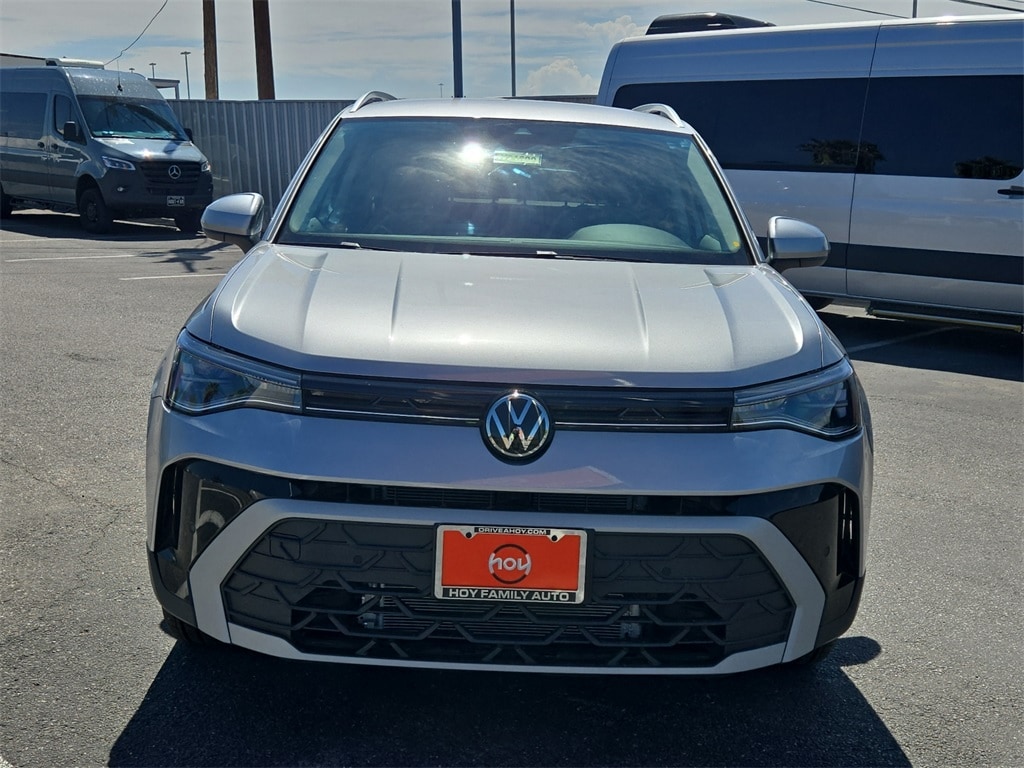 New 2025 Volkswagen Taos 1.5T SE SUV