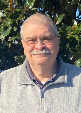 Staff member Eric Hansen from e8805171841c