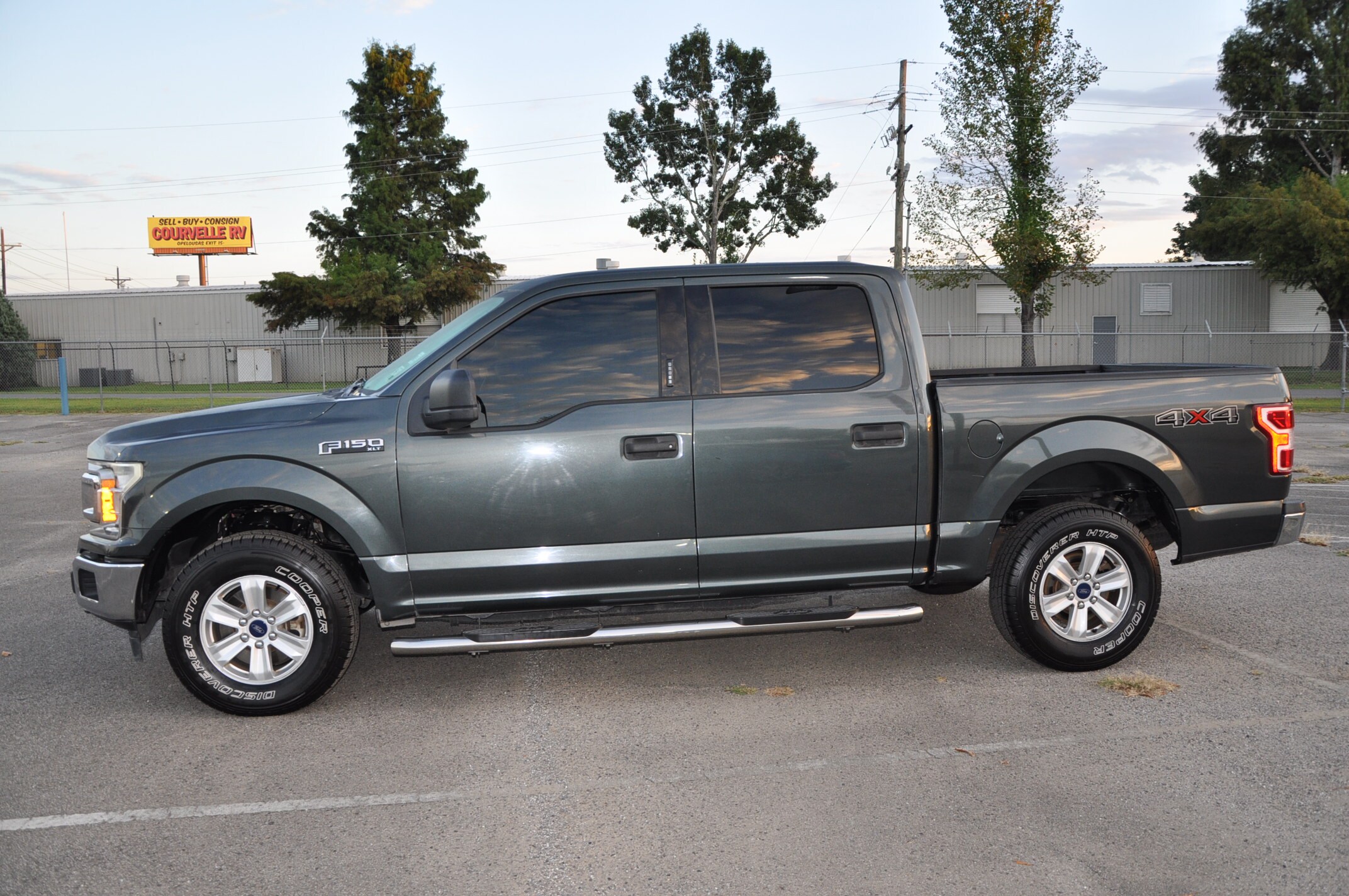 2018 Ford F-150 XLT photo 2