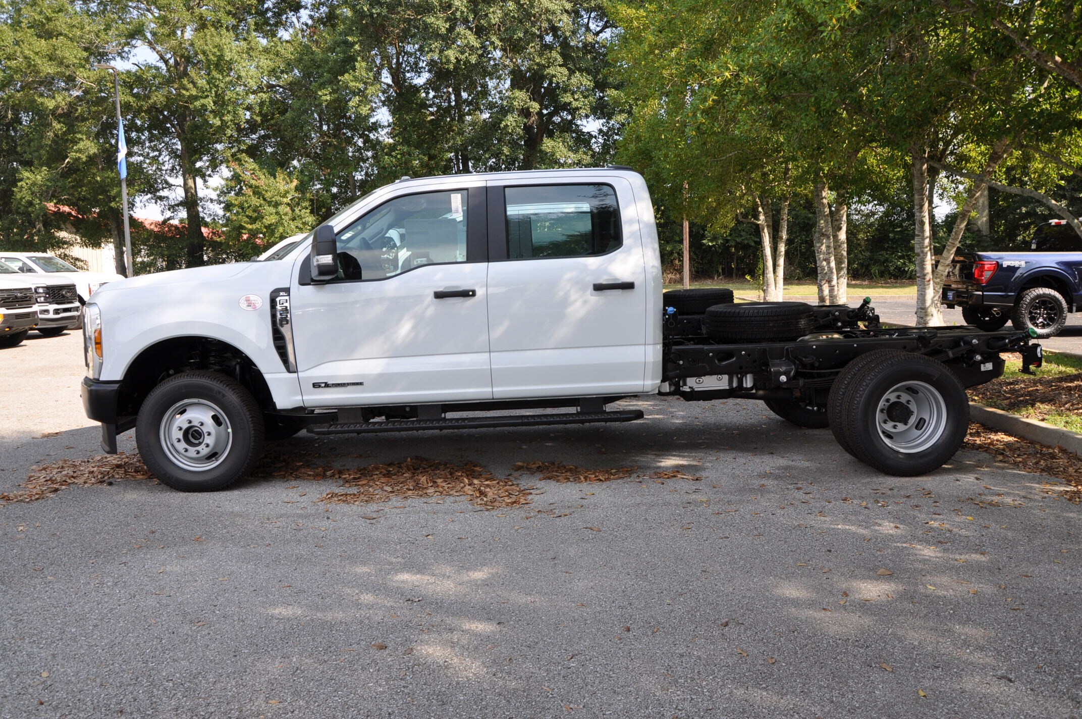 2026 Ford F-350 photo 2