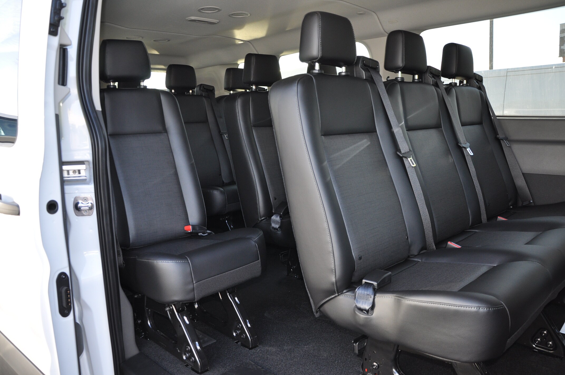 2026 Ford Transit Passenger Van XL photo 4