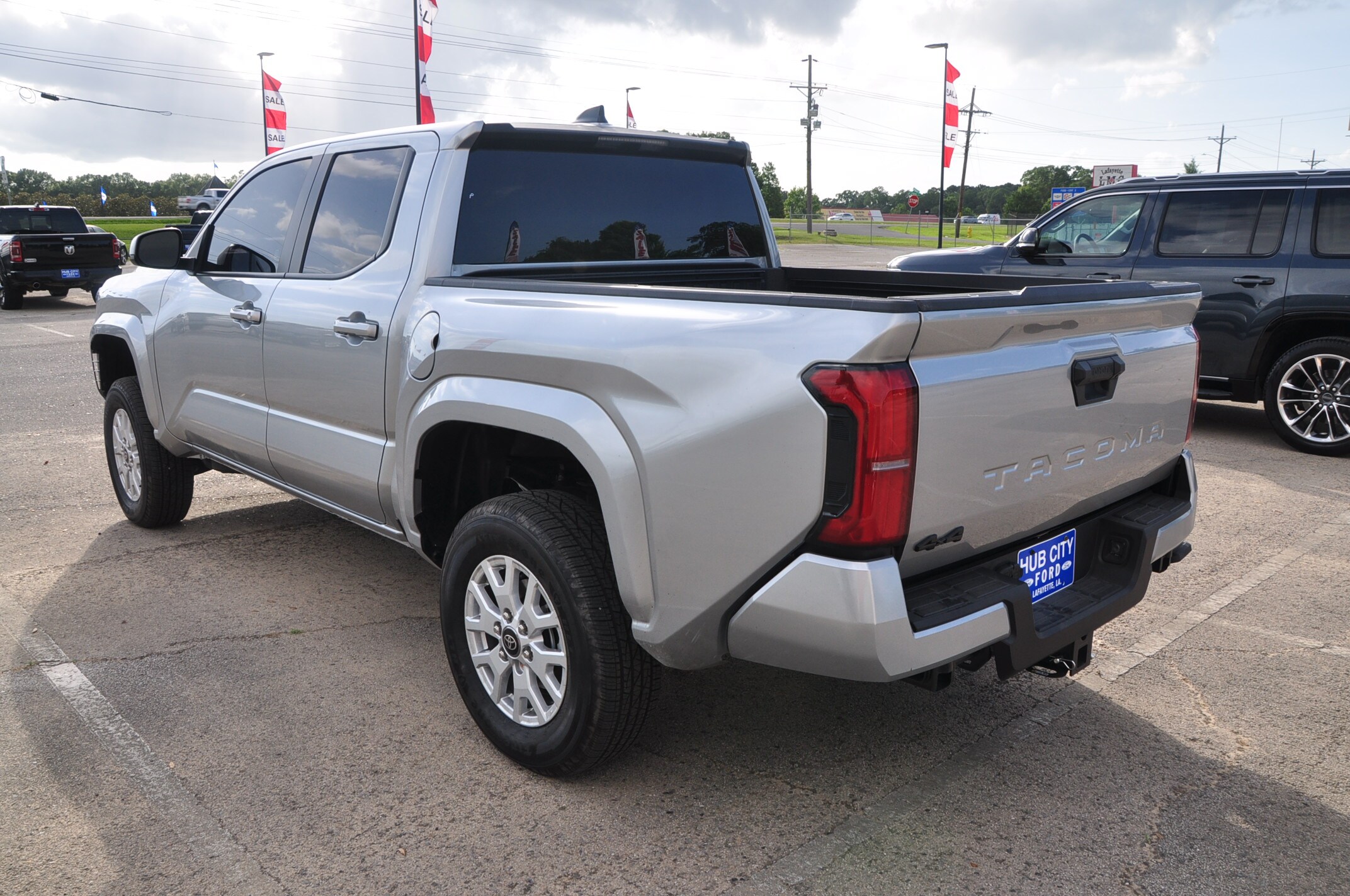 2025 Toyota Tacoma SR5 photo 3