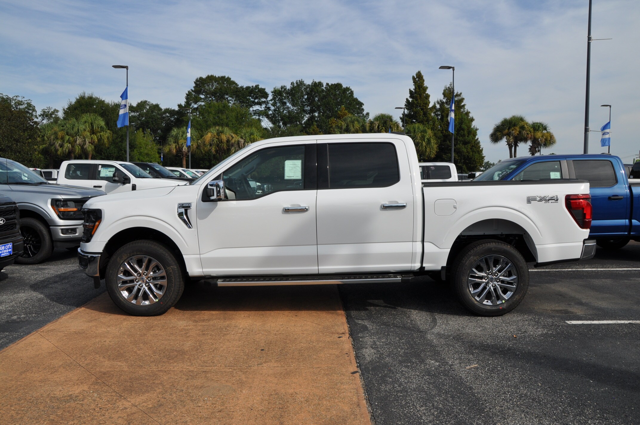 2025 Ford F-150 XLT photo 2