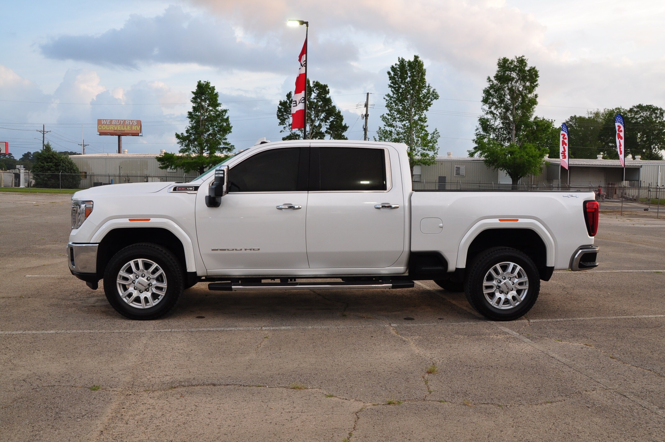 2023 Gmc Sierra SLT photo 2