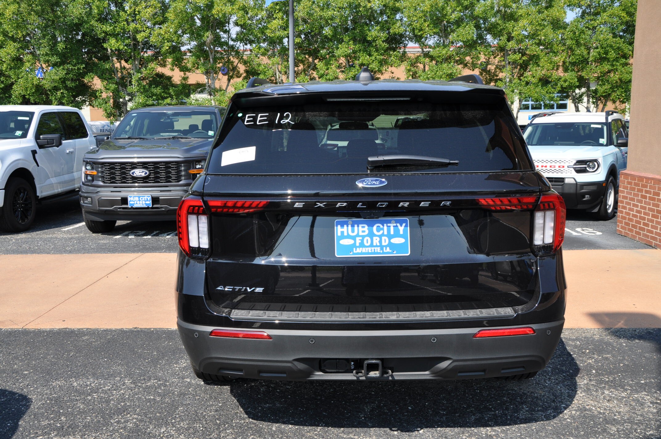 2025 Ford Explorer photo 4