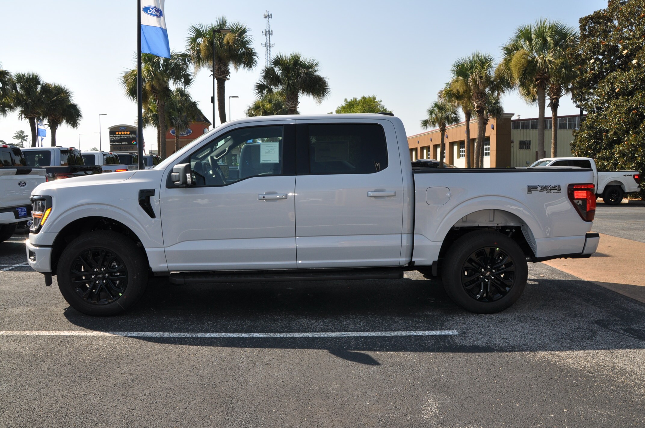 2025 Ford F-150 XLT photo 2