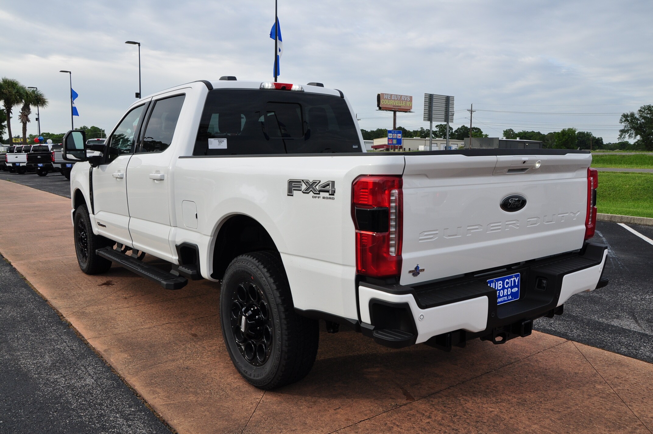 2025 Ford F-250 Lariat photo 3