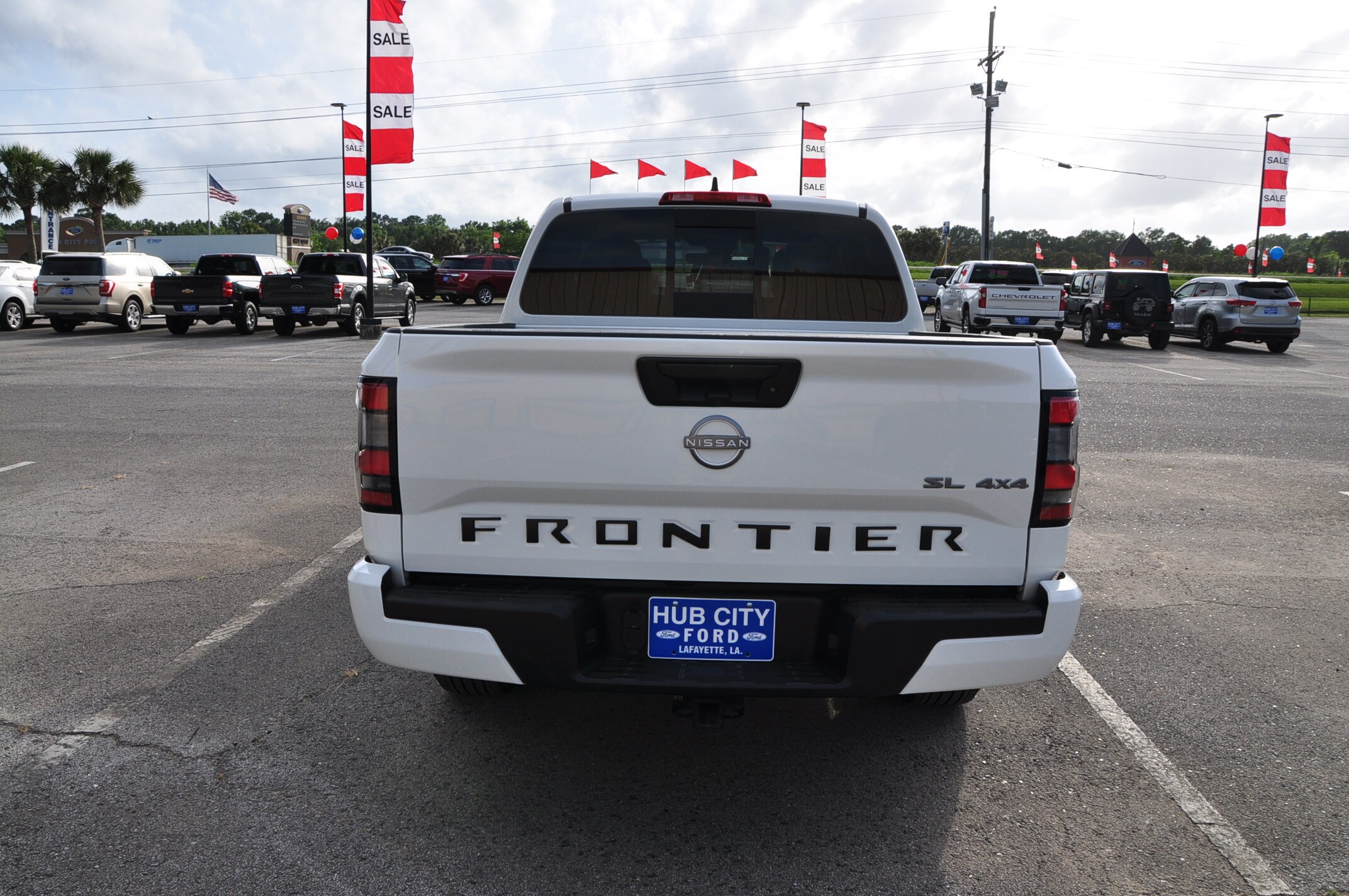 2024 Nissan Frontier SL photo 4