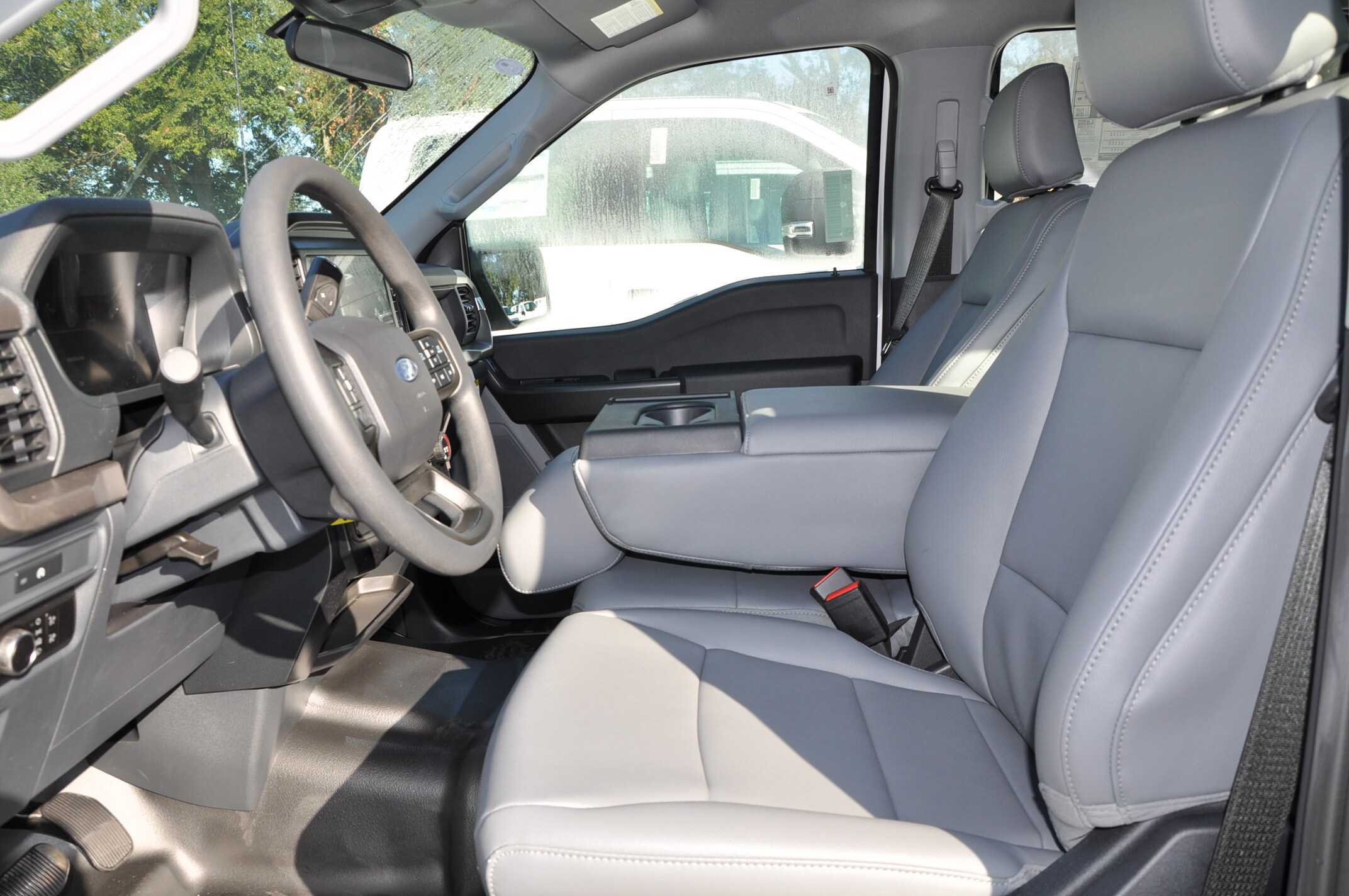 2025 Ford F-150 XL photo 2