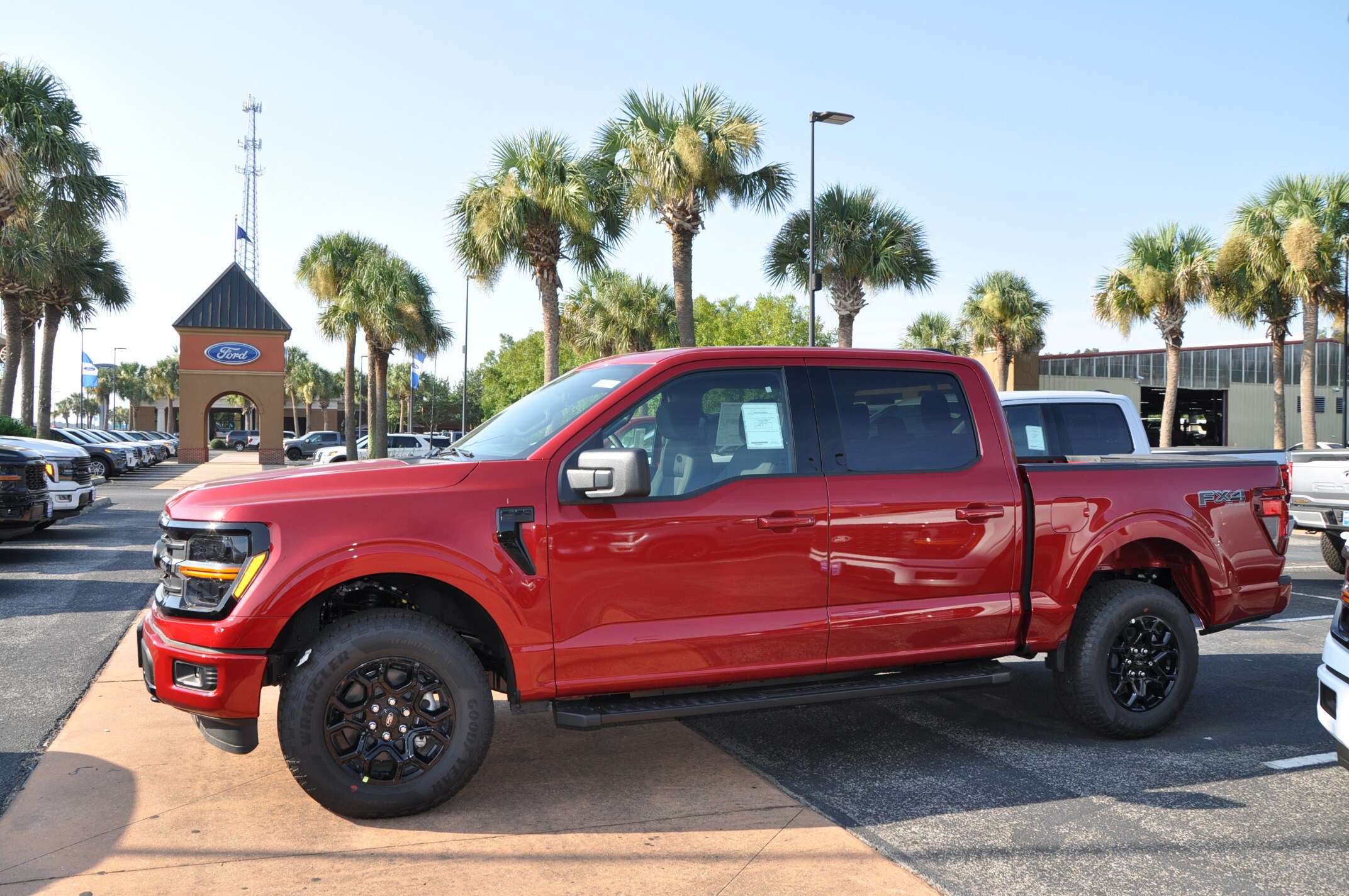 2025 Ford F-150 XLT photo 2