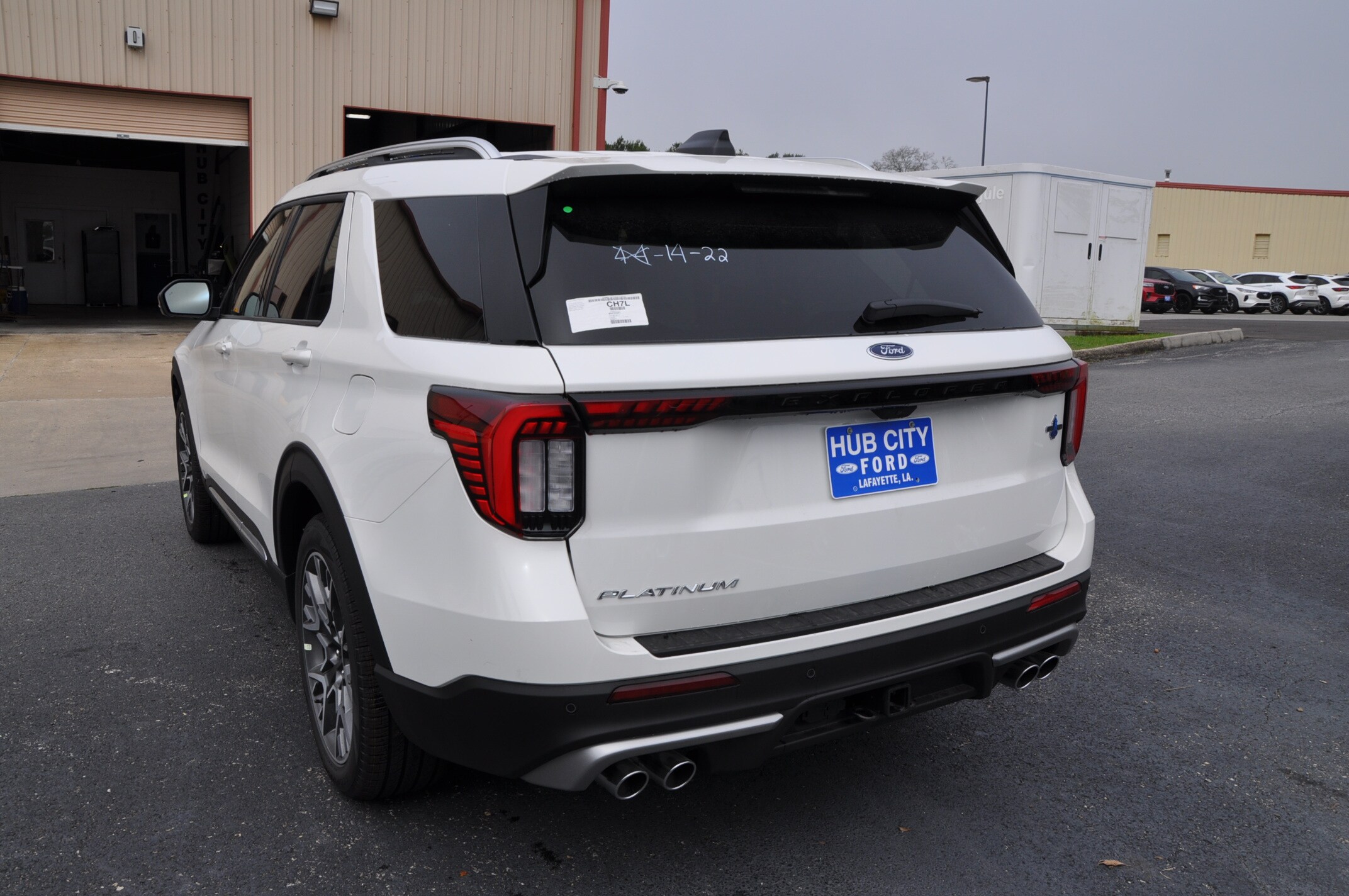 2025 Ford Explorer Platinum photo 2