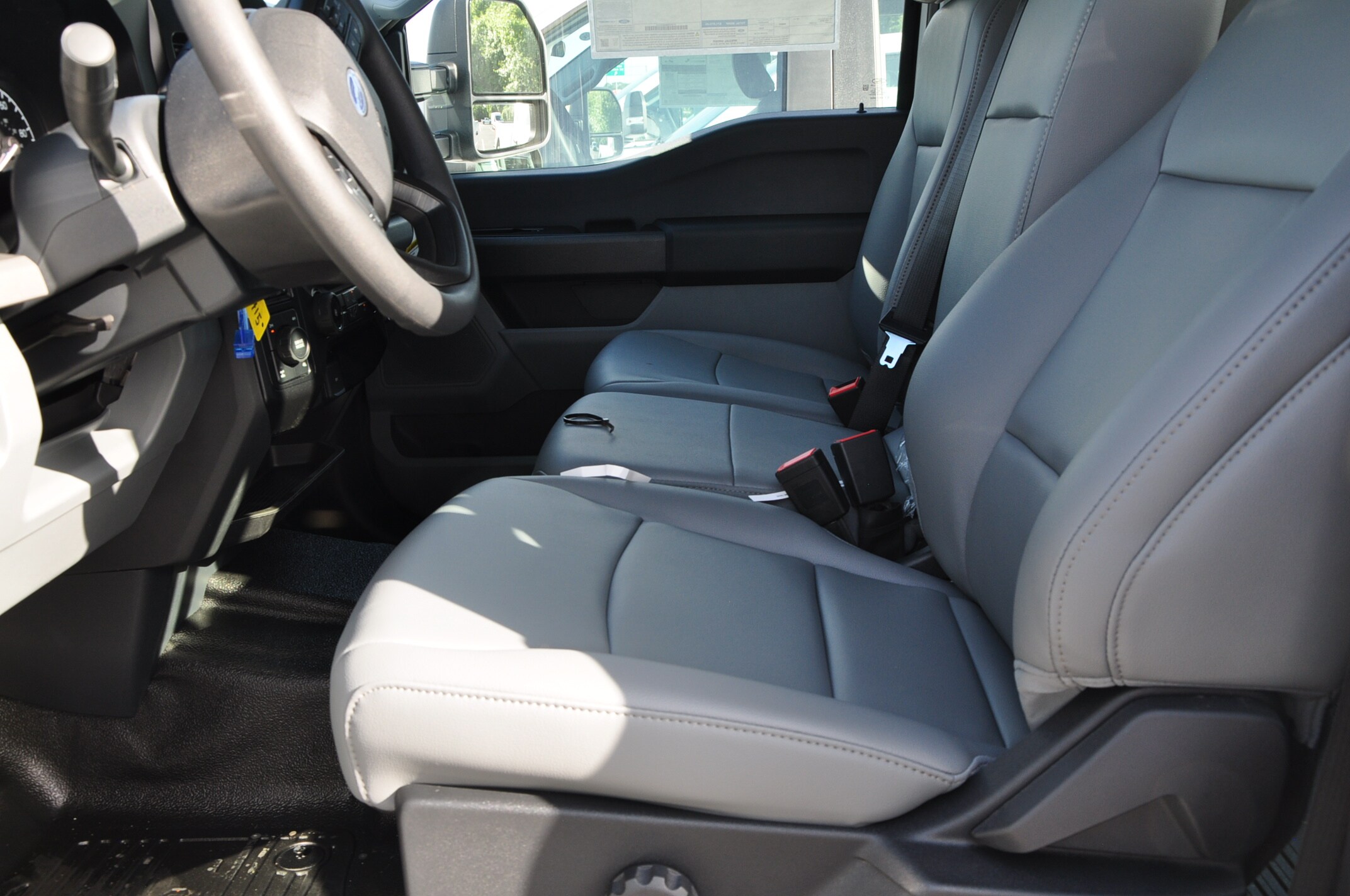 2025 Ford F-350 XL photo 3