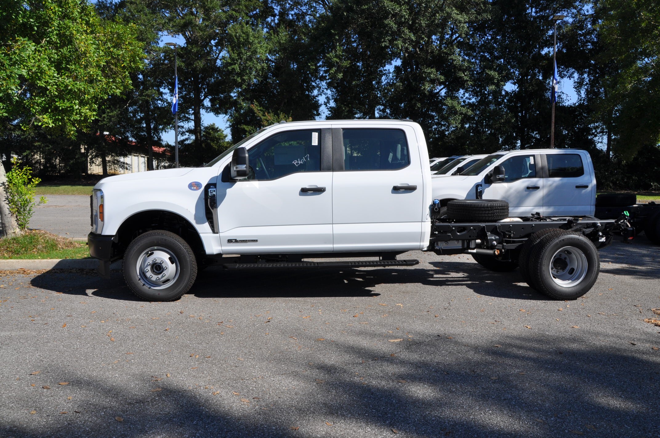 2026 Ford F-350 photo 2