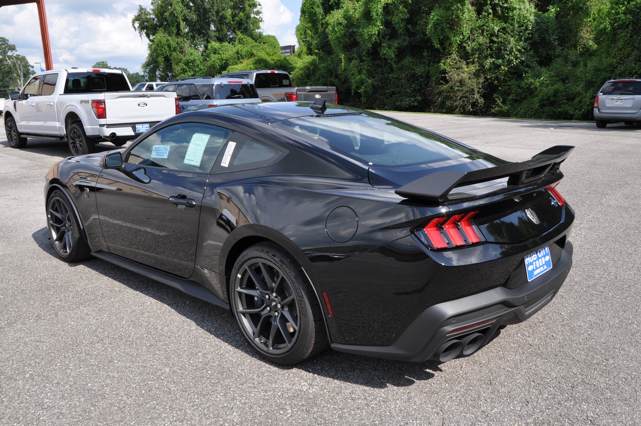 2025 Ford Mustang Dark Horse Deluxe photo 3