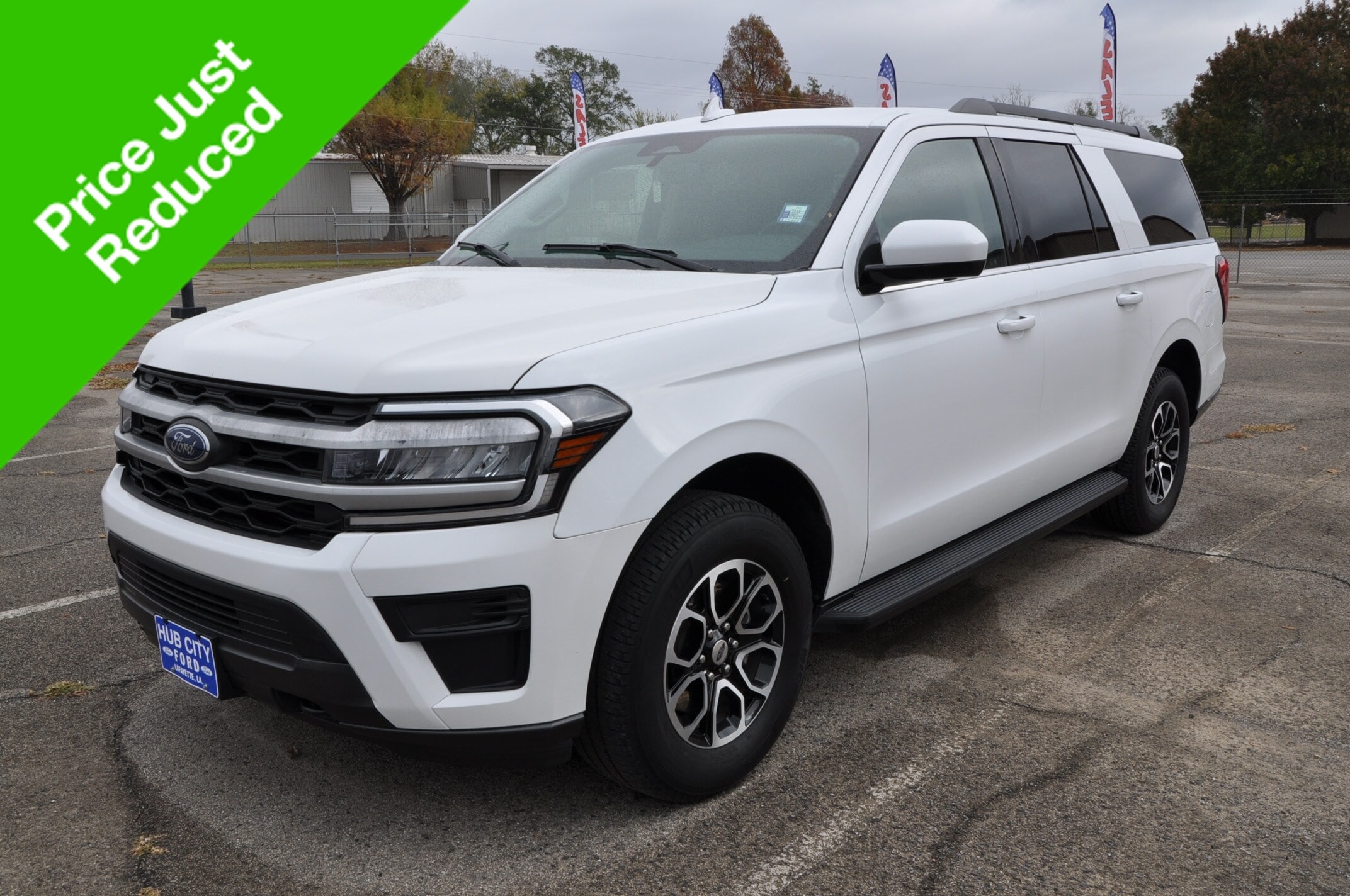 2023 Ford Expedition XLT's photo