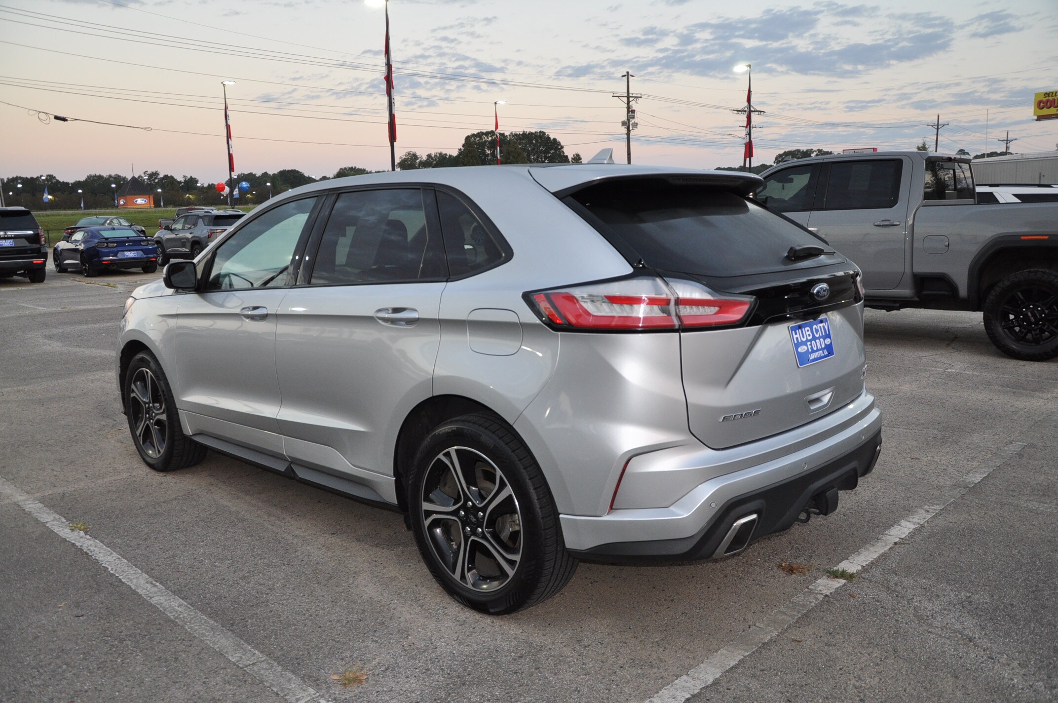 2019 Ford Edge ST photo 3