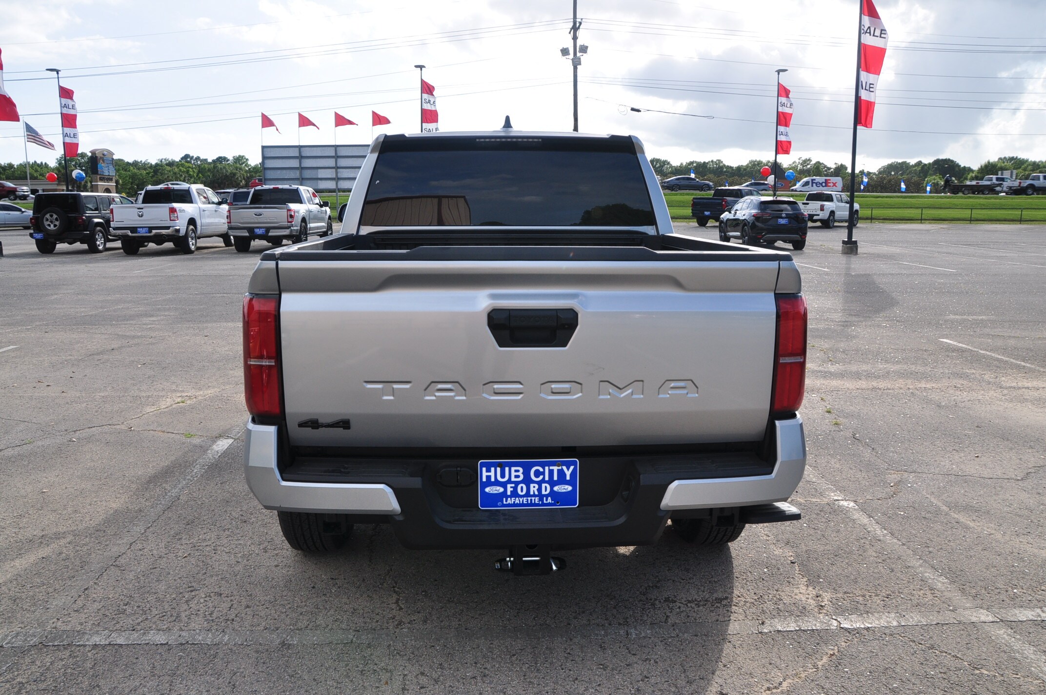 2025 Toyota Tacoma SR5 photo 4