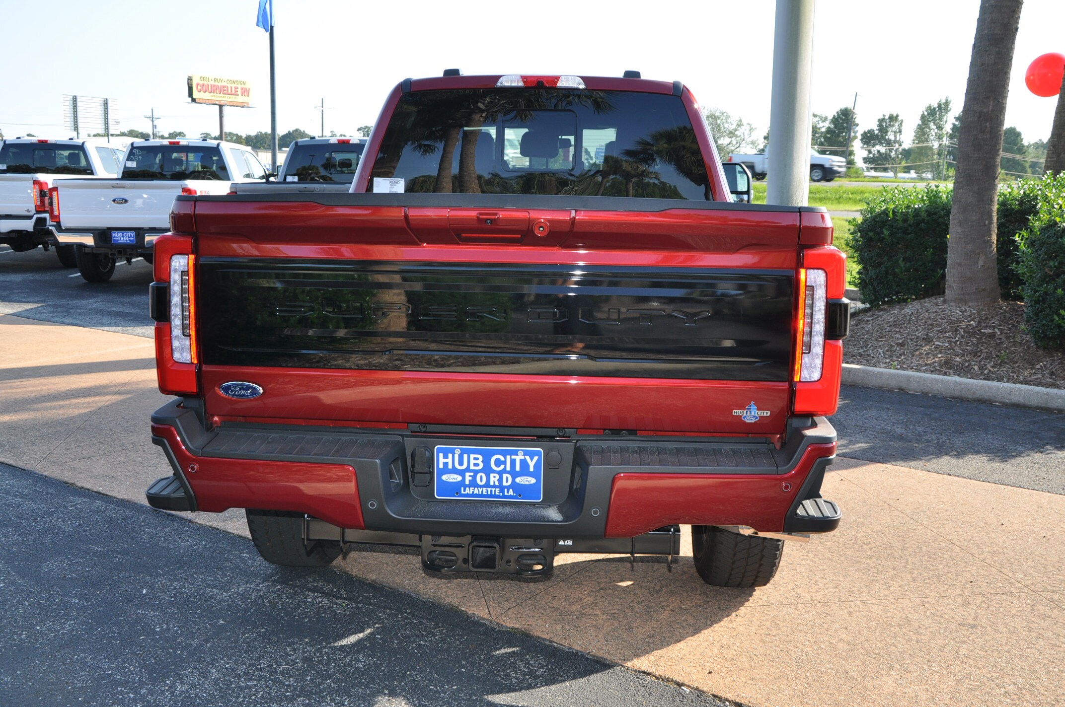 2025 Ford F-250 Platinum photo 4