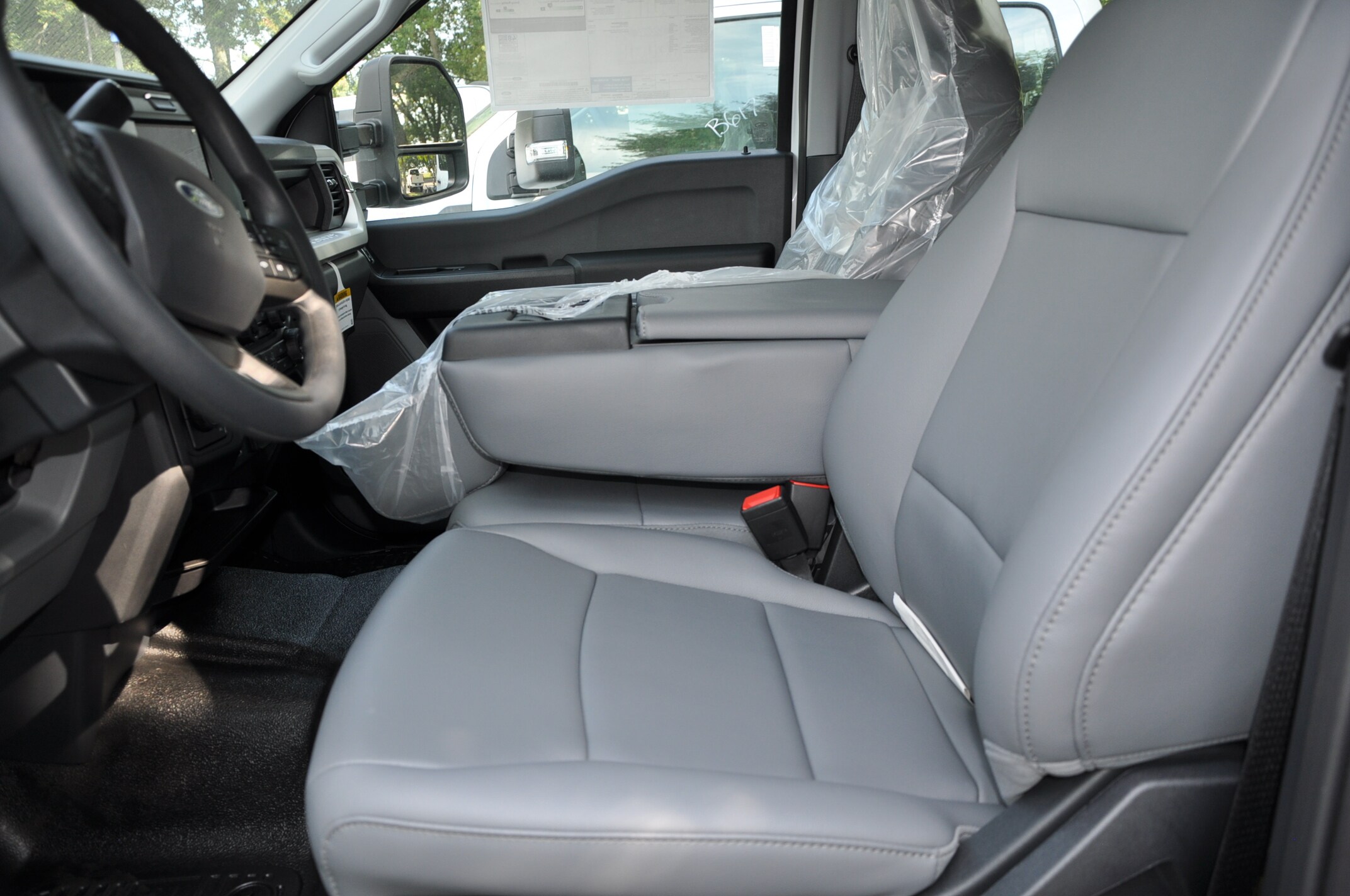 2026 Ford F-350 photo 4