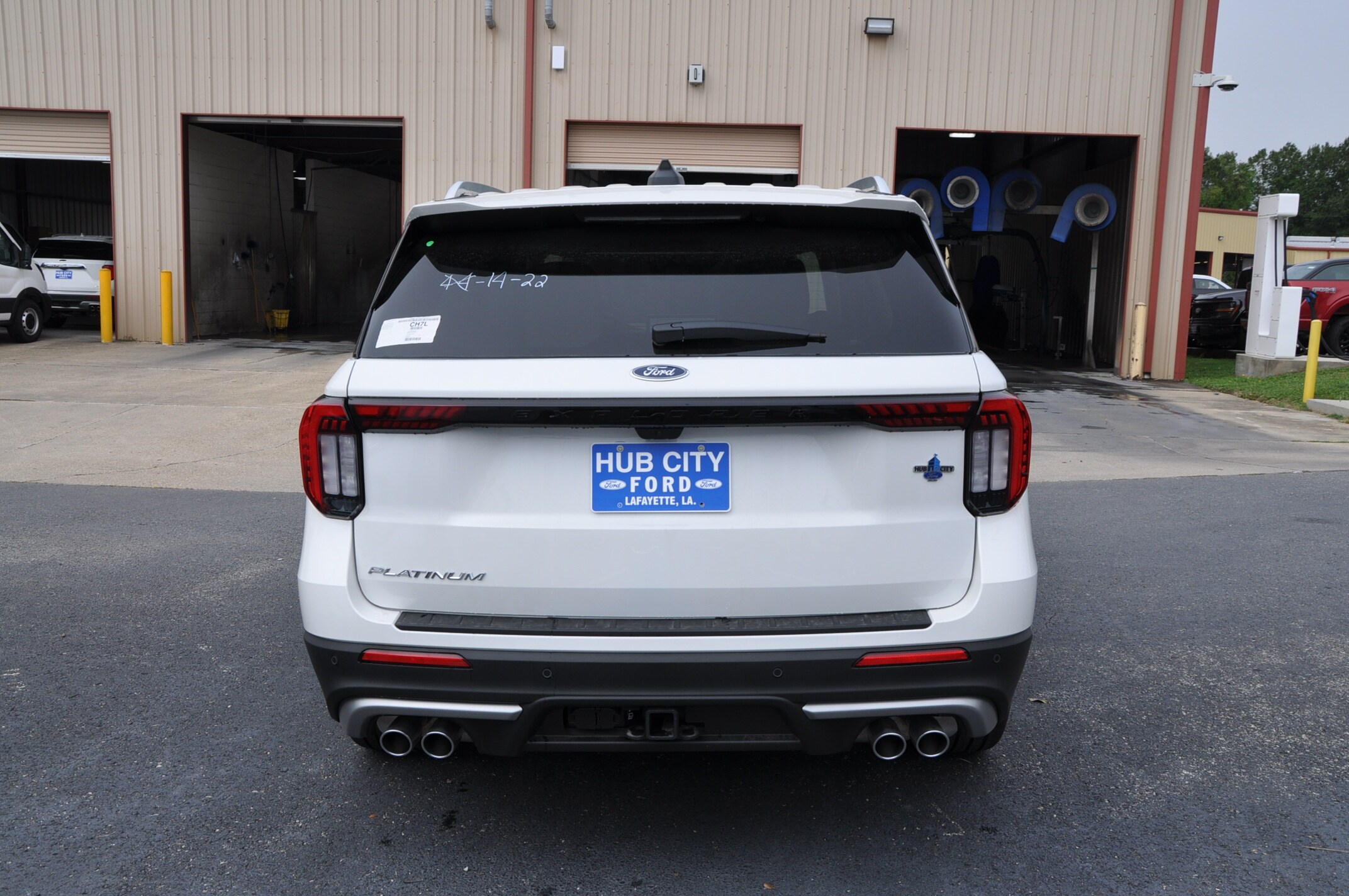 2025 Ford Explorer Platinum photo 3