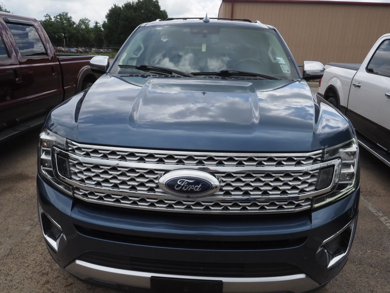 Used 2019 Ford Expedition Platinum with VIN 1FMJK1LT1KEA31706 for sale in Lafayette, LA