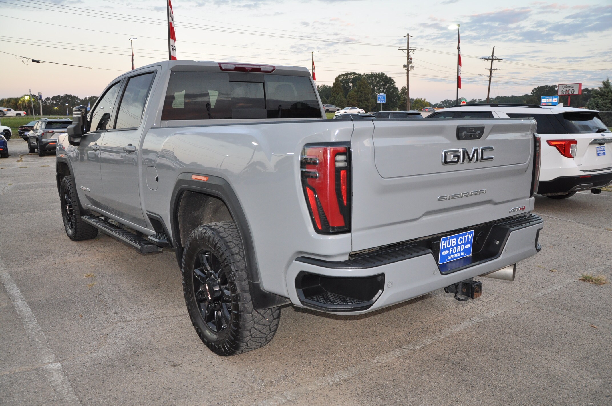 2024 Gmc Sierra HD AT4 photo 2