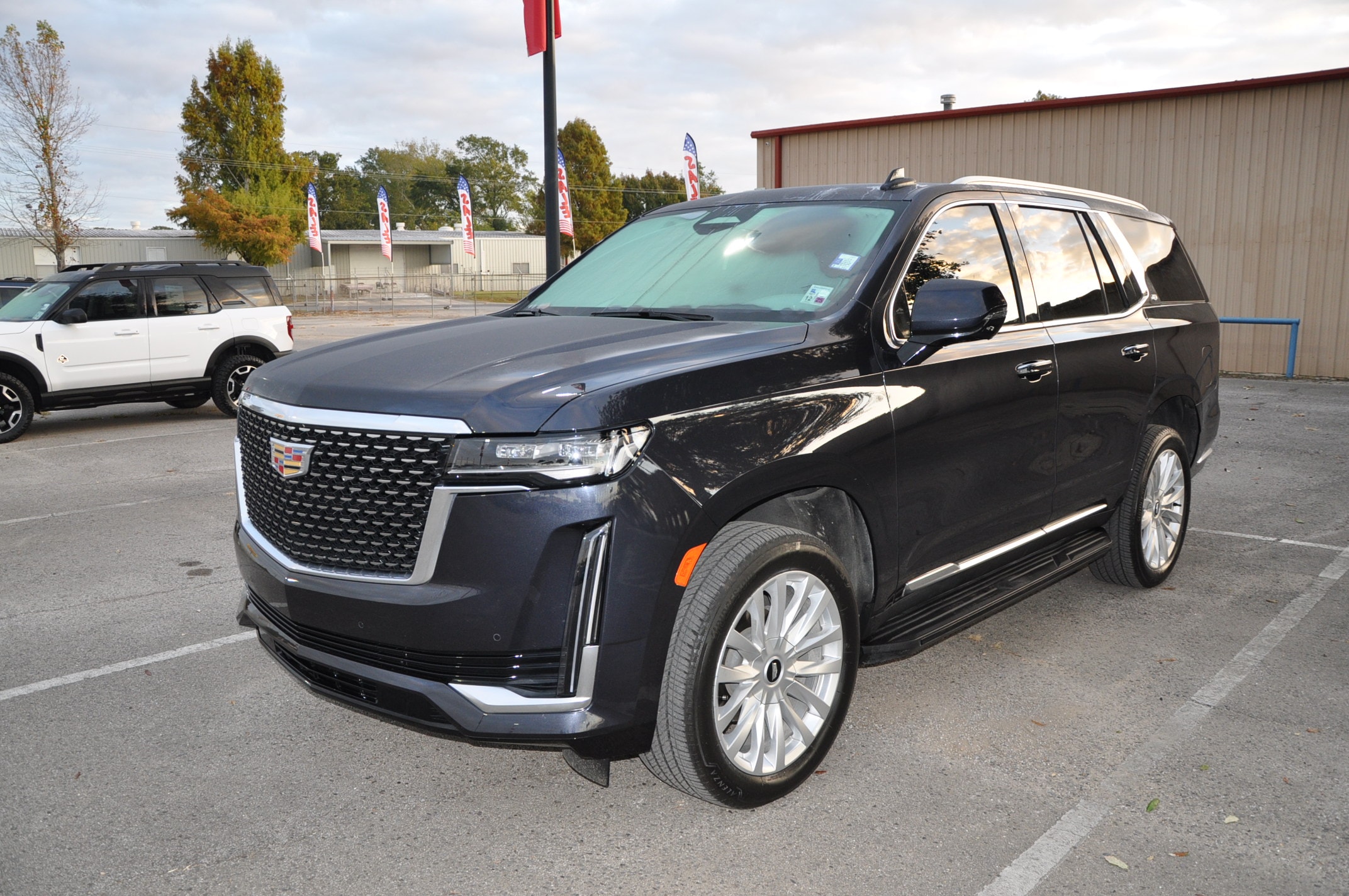 2024 Cadillac Escalade Luxury's photo