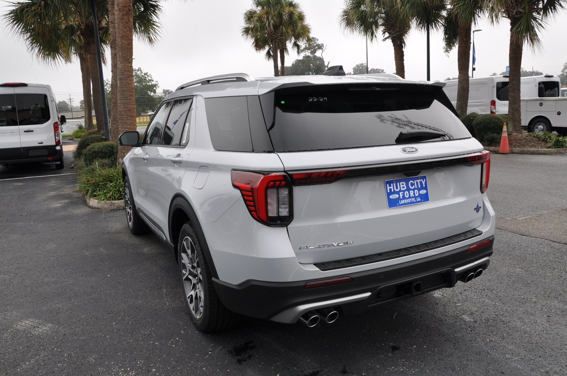 2025 Ford Explorer Platinum photo 3